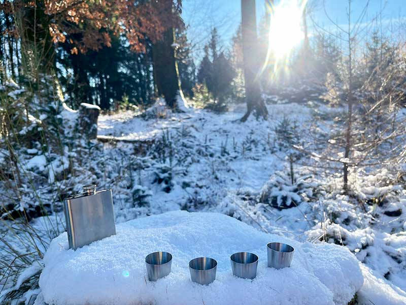 Einladung zum Gipfelschnaps. (Foto: W. Walther)